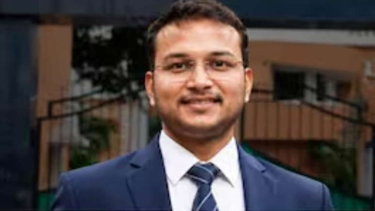 दोनदा अपयश आले... पण हार मानली नाही! विरल शर्मांचा जिद्दीचा प्रवास प्रत्येक स्पर्धा परीक्षार्थीसाठी प्रेरणादायी