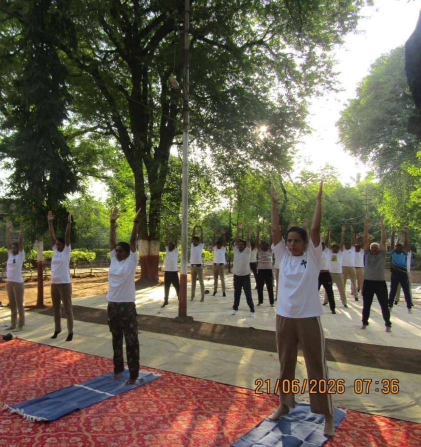 *नाशिक रोड मध्यवर्ती कारागृहात 'आंतरराष्ट्रीय योग दिन' उत्साहात संपन्न; कैदी आणि अधिकारी वर्गाचा उत्स्फूर्त प्रतिसाद**