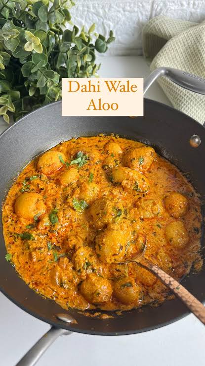 दही आलू: हलका, क्रीमी आणि रुचकर लंचसाठी उत्तम रेसिपी