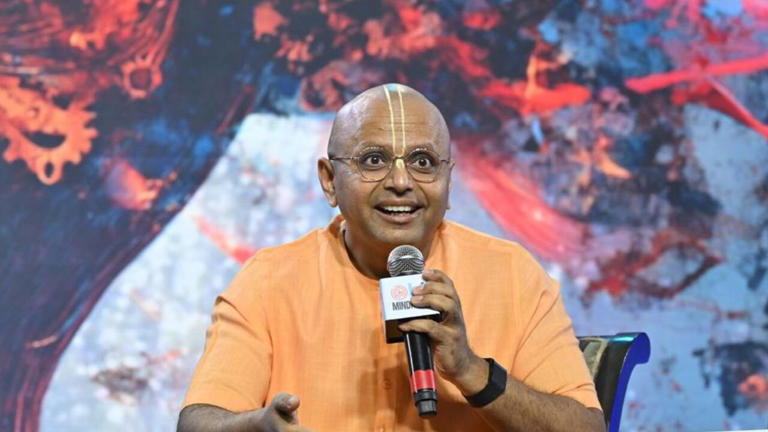 गौर गोपाल दास यांचे १० जीवनमंत्र! मुलांच्या उज्ज्वल भविष्यासाठी प्रत्येक पालकाने शिकवाव्यात अशा अमूल्य गोष्टी