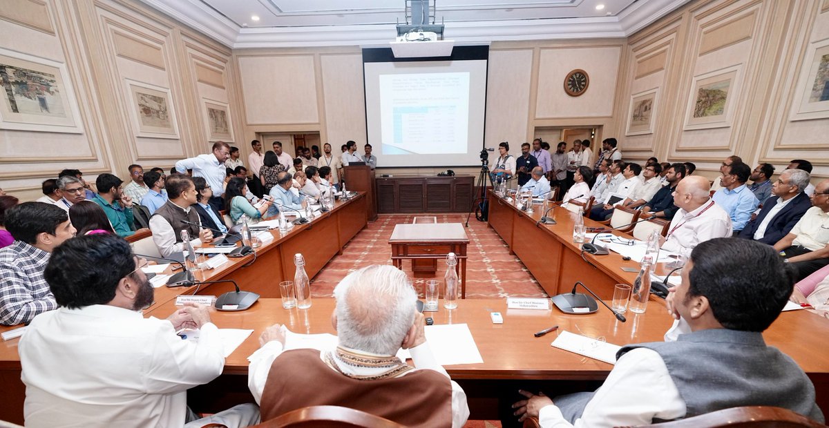 मुंबई : नागरी विकास आणि मेट्रो विस्तारासाठी केंद्र सरकारकडून महाराष्ट्राला संपूर्ण सहकार्य