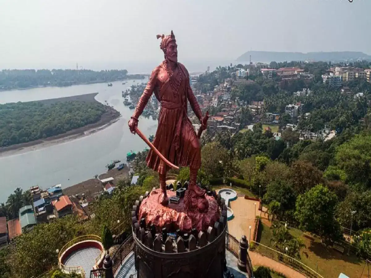 रत्नागिरी : छत्रपती शिवाजी महाराज यांचा पुतळा पुन्हा एकदा तेजाने, स्वाभिमानाने, भव्यतेने उभा झाल्याचा आनंद! 