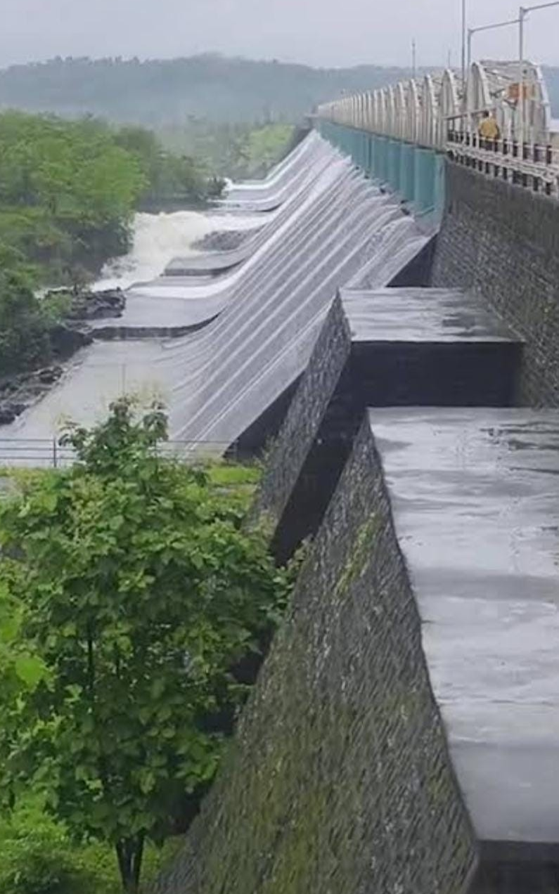मुंबईकरांसाठी दिलासादायक बातमी! मोडकसागर तलावही भरला; चार तलाव ओसंडून वाहू लागले