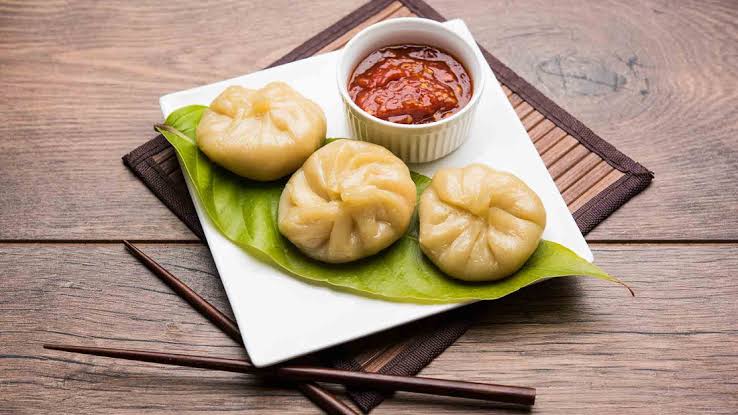 व्हेज मोमोज – हिमालयाची वाफवलेली चविष्ट डिश 
