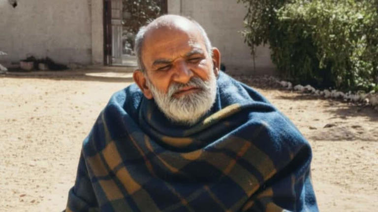 नीम करोली बाबांचे १० अमूल्य जीवनमंत्र : मुलांमध्ये चांगले संस्कार आणि उज्ज्वल व्यक्तिमत्त्व घडविणारे विचार