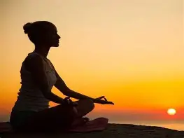 मन:शांतीचा शोध – भारतातील ५ आध्यात्मिक ठिकाणं जिथे तुम्ही स्वतःला पुन्हा शोधू शकता