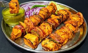 तंदूरी पनीर टिक्का: स्वाद, सुगंध आणि भारतीय परंपरेचा मिलाफ!