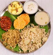 सावनमध्ये खास उपवासासाठी – वेगवेगळ्या चविष्ट प्रकारांतील साबुदाणा खिचडी!