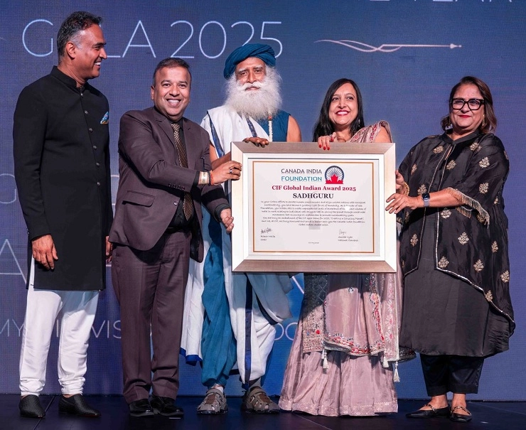 कॅनडा इंडिया फाऊंडेशनकडून सद्गुरूंना 