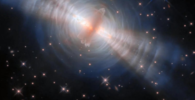  नासाच्या हबल दुर्बिणीतून ‘एग नेब्युला’चे अद्भुत रहस्य उलगडले