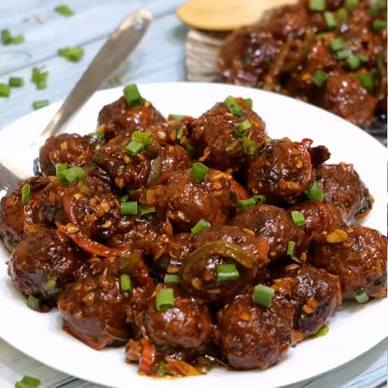 व्हेज मंच्युरियन – इंडो-चायनीजची भन्नाट चव! 