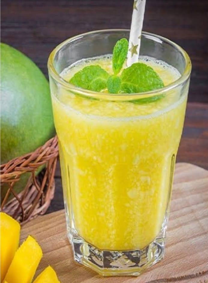 उन्हाळ्यात प्या अशी  नैसर्गिक सरबते : आंब्याचे पन्हे 