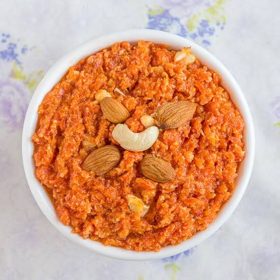 गाजराचा हलवा: पारंपरिक भारतीय गोडाचा स्वाद