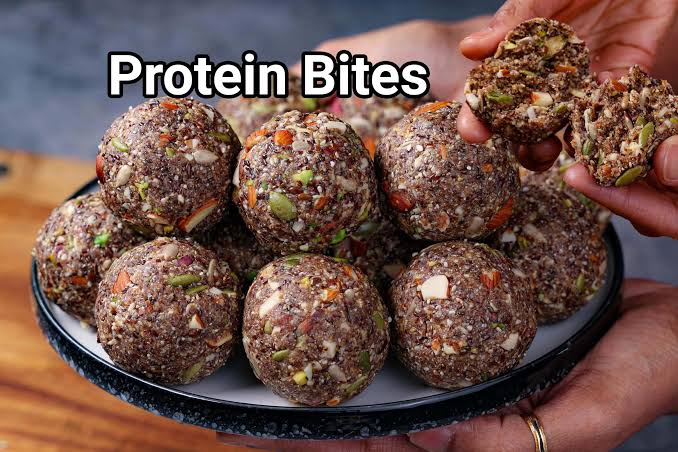 आरोग्यदायी ड्रायफ्रूट एनर्जी बाईट्स  – पौष्टिक, स्वादिष्ट आणि गिल्ट-फ्री स्नॅक! 