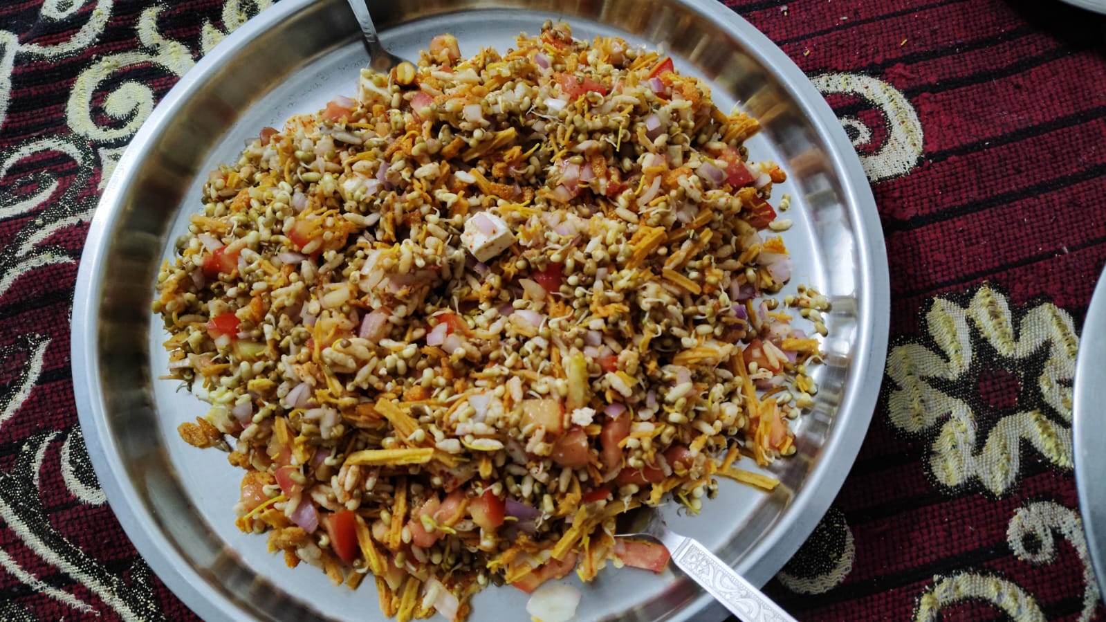 मटकी भेळ – चविष्ट, आरोग्यदायी आणि प्रोटीनने भरलेला स्नॅक! 