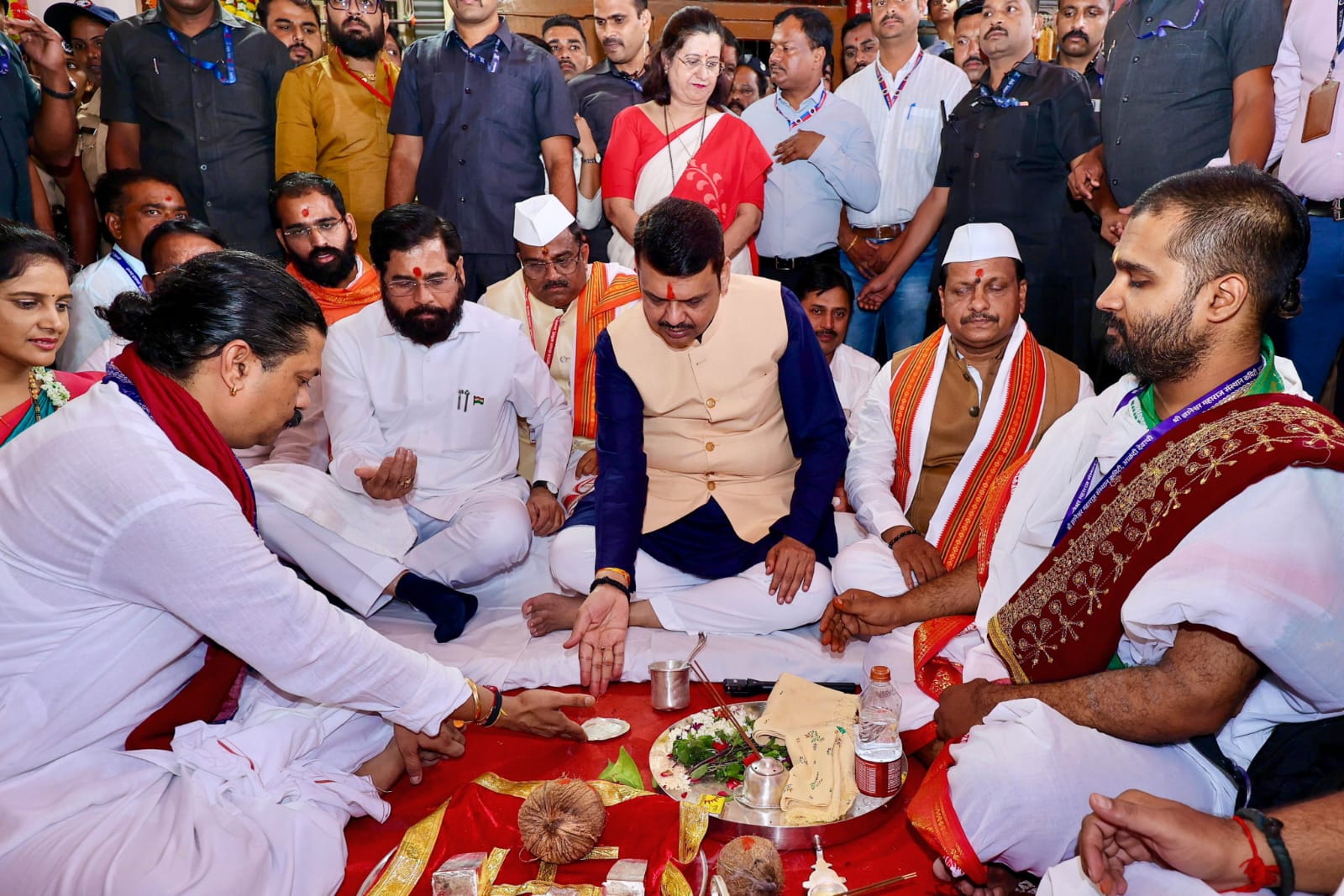 संतश्रेष्ठ ज्ञानेश्वर माऊलींच्या समाधी मंदिरावर सुवर्ण कळस 