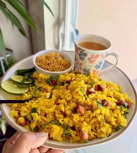 महाराष्ट्रीयन मसाला पोहे – झटपट भारतीय नाश्त्याची खास रेसिपी