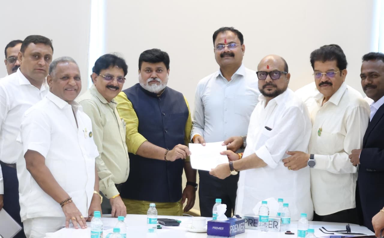 जळगावच्या औद्योगिक विकासाला मोठी चालना ! उद्योग मंत्री उदय सामंत यांनी घेतली विशेष बैठक
